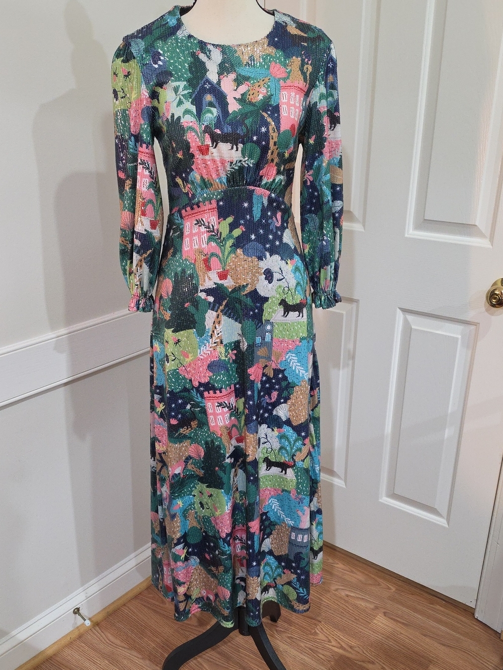 Vilagallo Sequined Whimsical Novelty Castle Print Maxi Dress - EU 38 / US 6